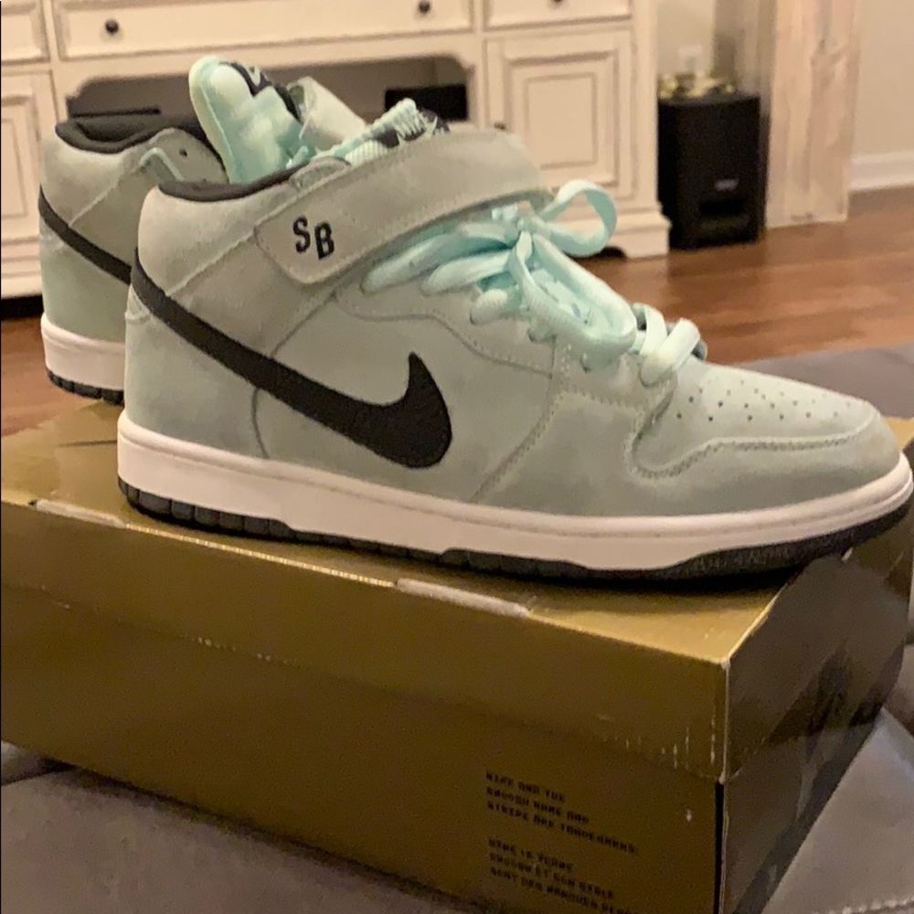 Nike sb dunk mids sea crystal diamond ice